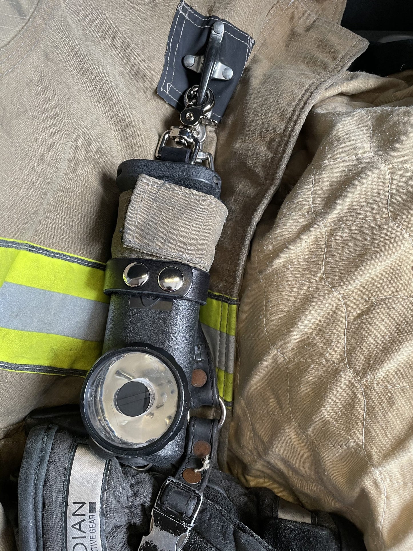 90 Degree Light Holder